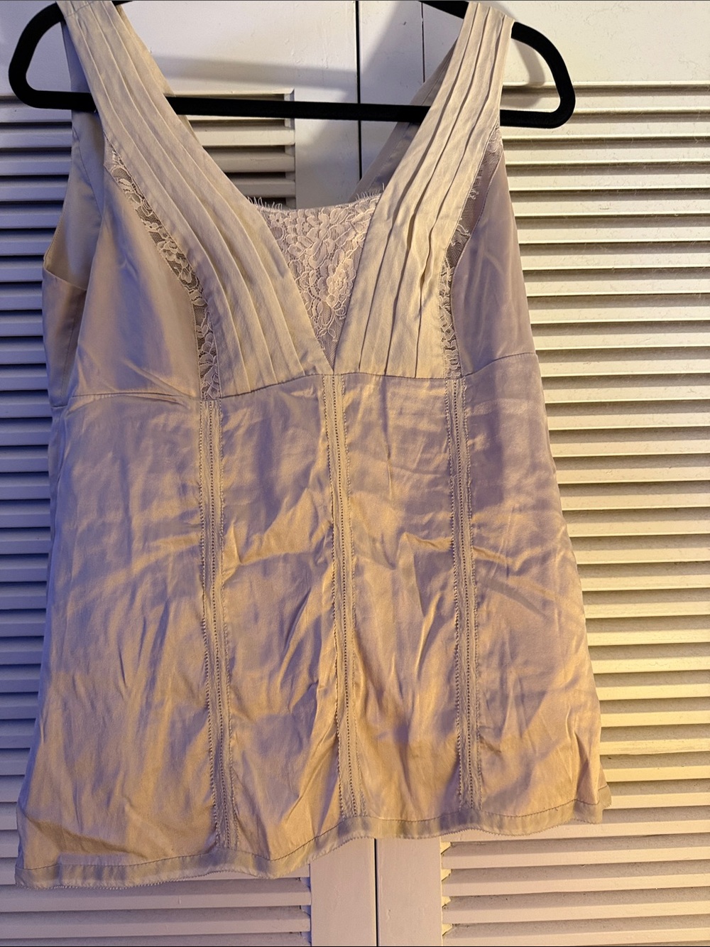 White House Black Market Cream Lace-Accent Pleated V-Neck Tank